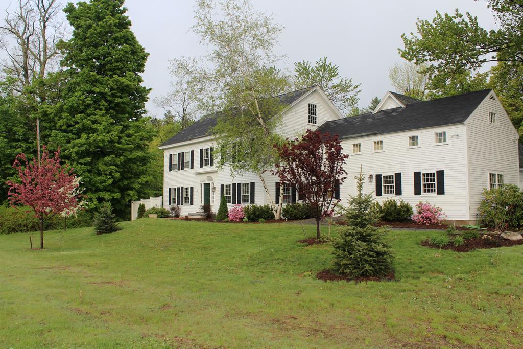 King Hill Inn & Kitchen New London Exterior photo