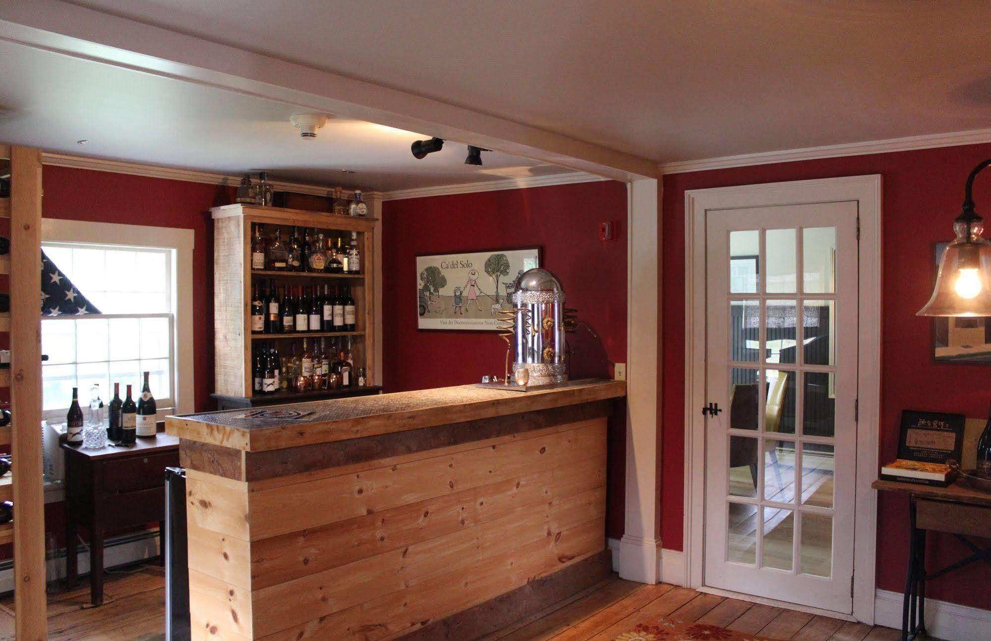 King Hill Inn & Kitchen New London Exterior photo